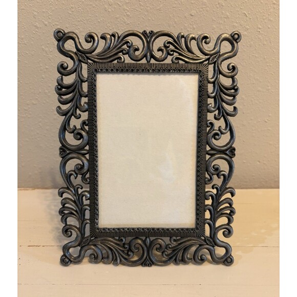 Jennifer Moore Picture Frame The Victorian Metal Collection Holds 4X6 Used - Picture 3 of 12